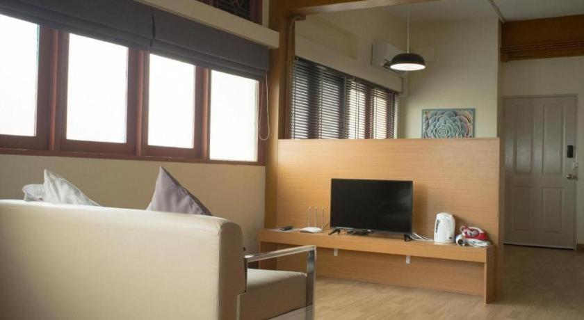 Alameda Suites Hotel Бангкок Экстерьер фото